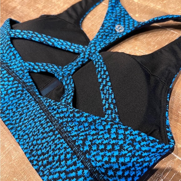 💙Lululemon Circuit Breaker Bra
Scatter Star Beach Blanket Blue Black Sz 4 - Picture 5 of 8